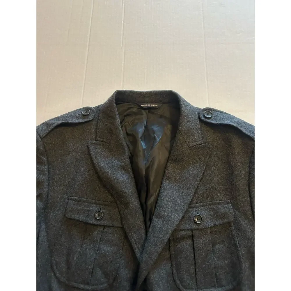 Banana Republic command attention